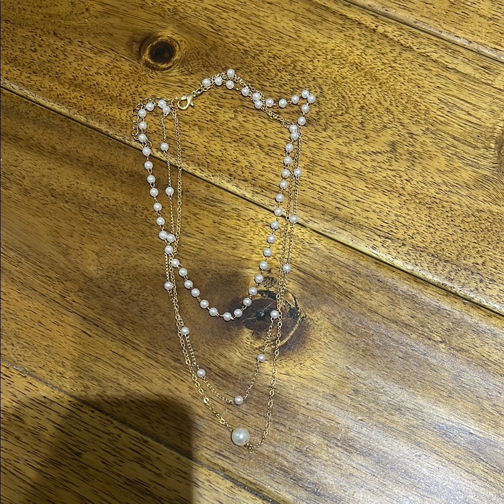 Elegant Gold and White Pearl Necklace